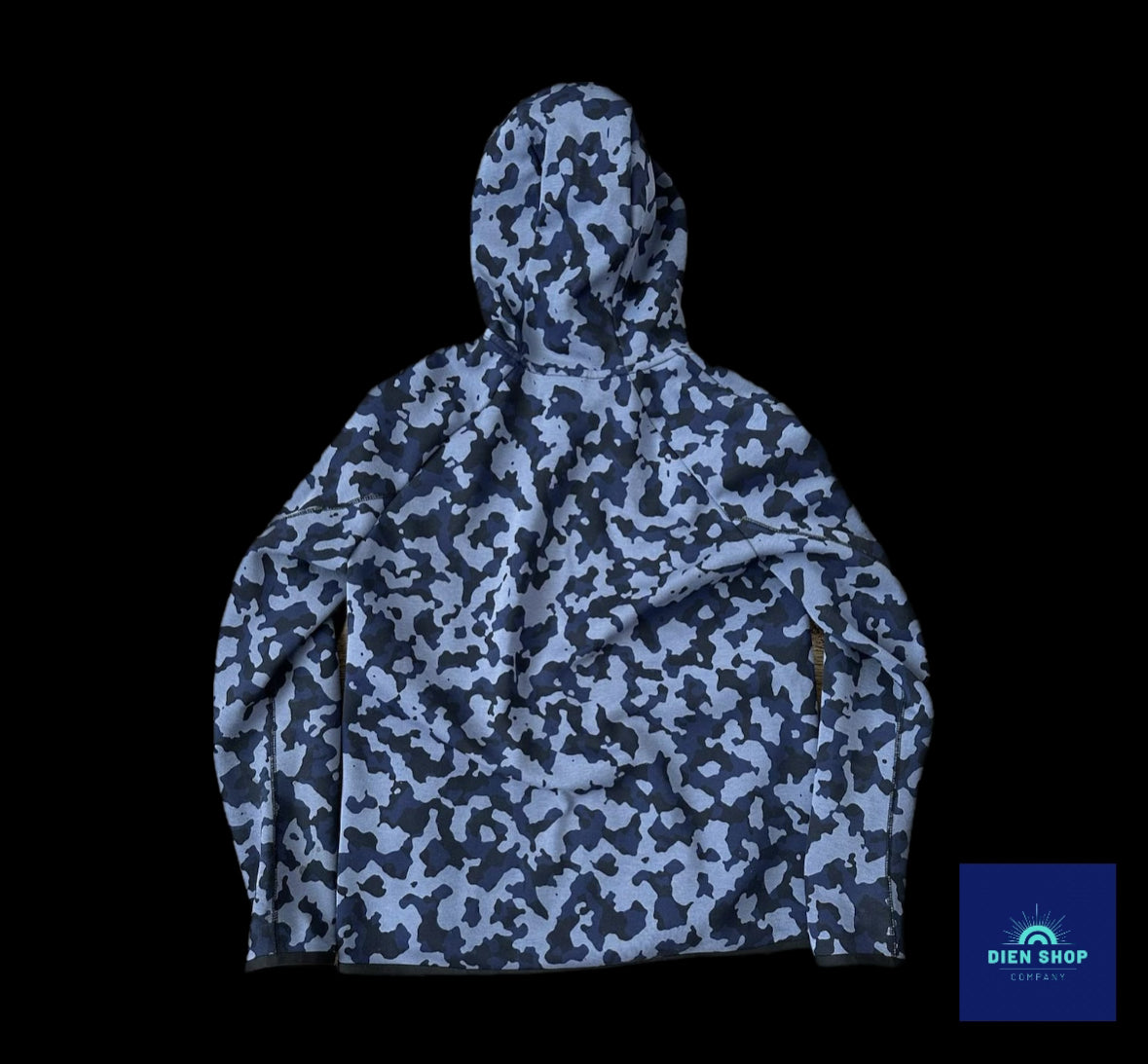 Nike Sportswear Tech Fleece Top
Diffused Blue/Black/Blue Camo