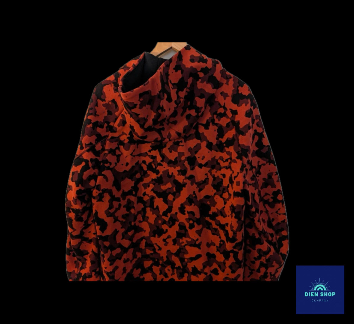 Nike Sportswear Tech Fleece Top Red Camo