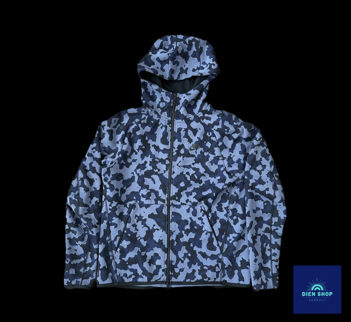 Nike Sportswear Tech Fleece Top
Diffused Blue/Black/Blue Camo